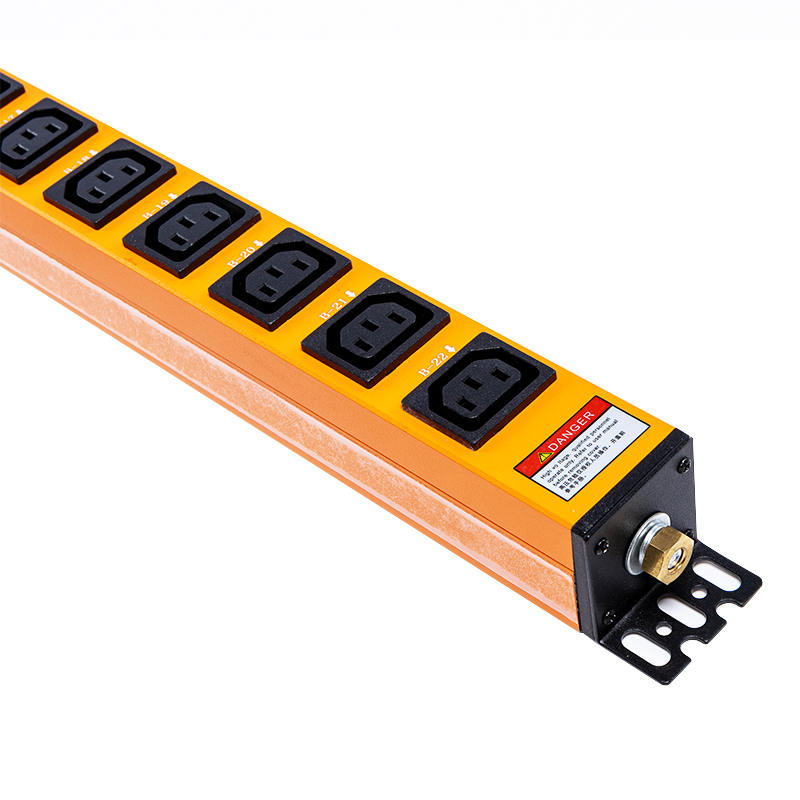 22 خروجی IEC C13 IEC C19 1.5U PDU حفاظت از ولتاژ نصب عمودی با قابلیت تعویض داغ RS485 مجهز به رک PDU